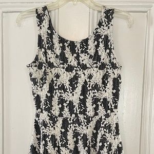 Le Lis Maude Textured Knit Dress